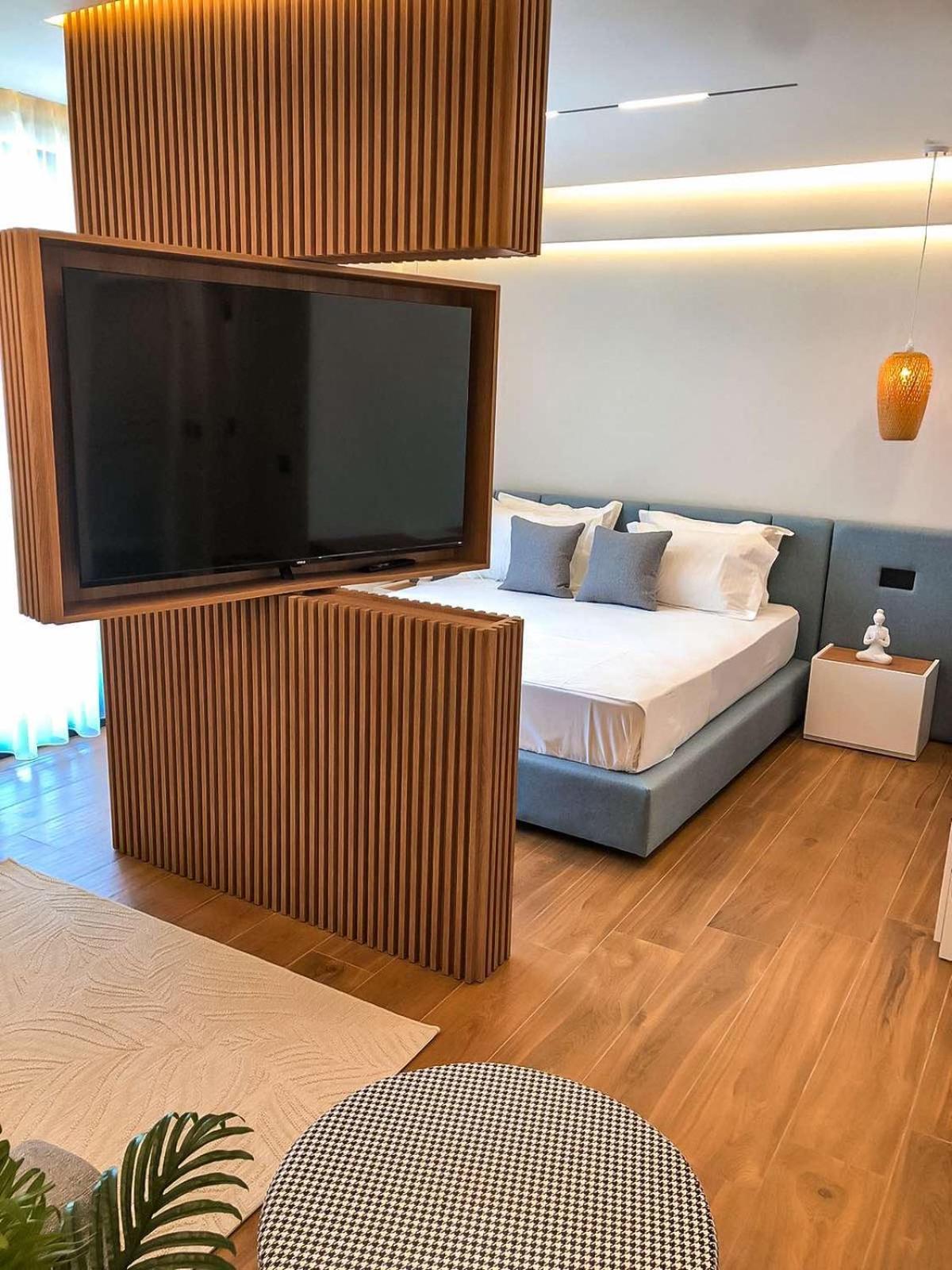 Hotel Teuta 울친 외부 사진