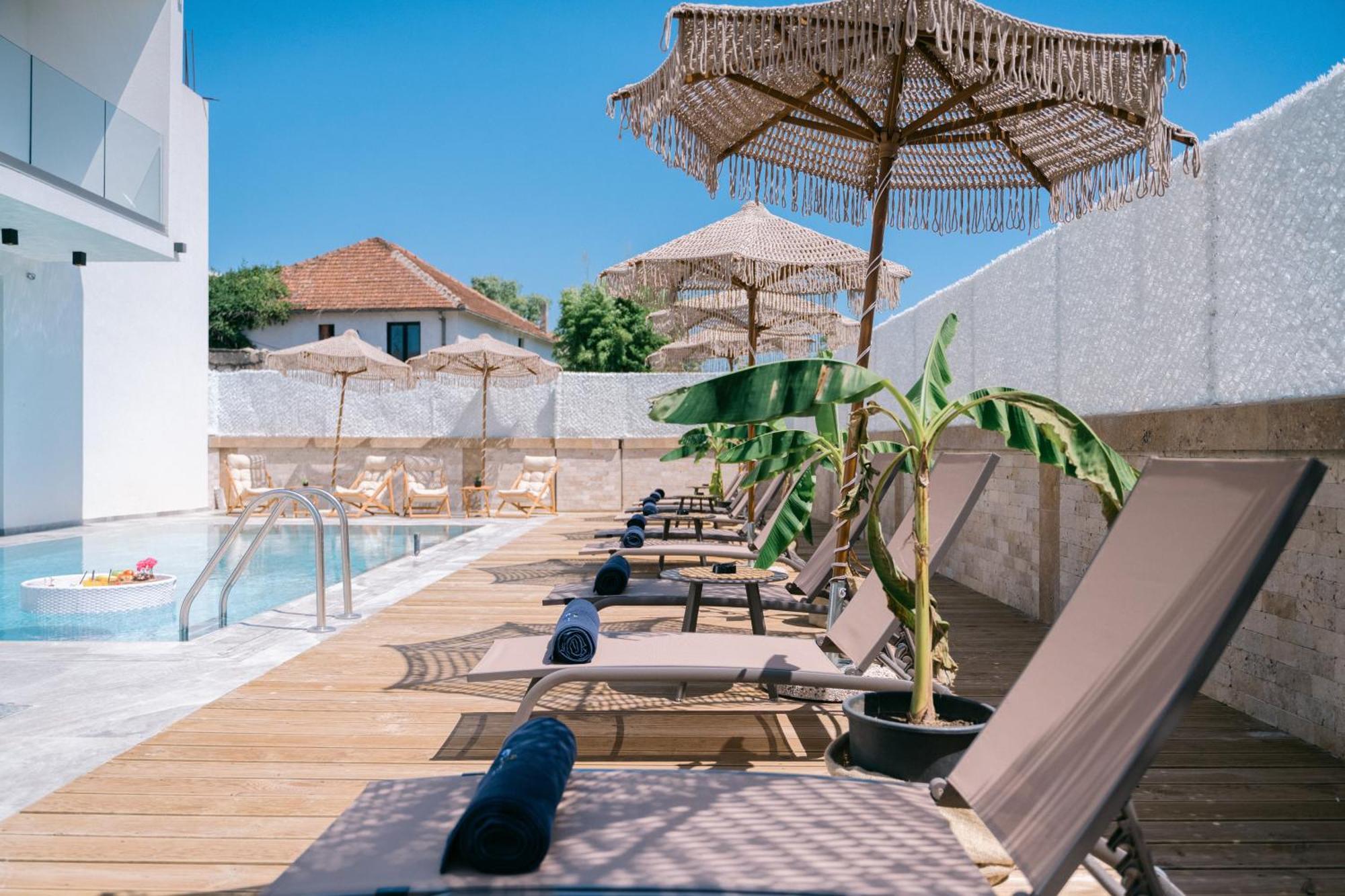 Hotel Teuta 울친 외부 사진