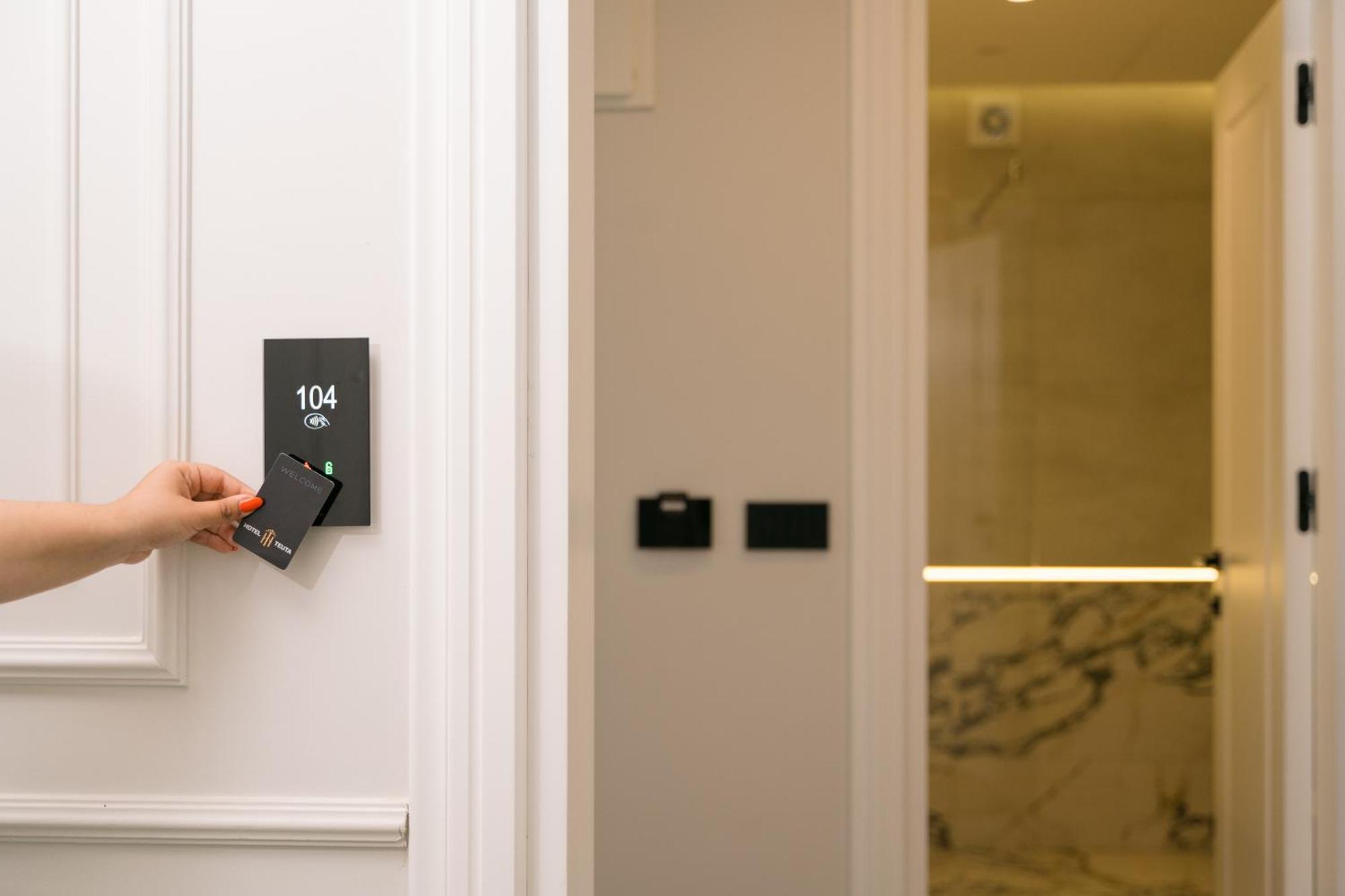Hotel Teuta 울친 외부 사진