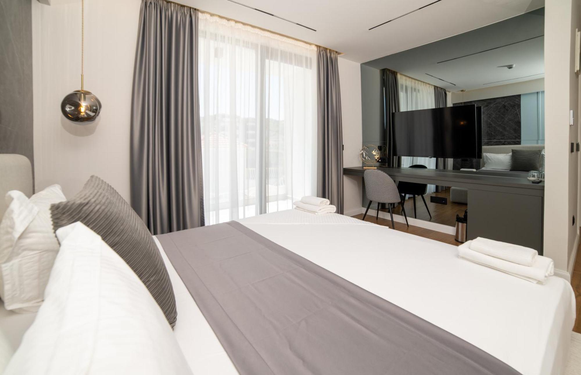 Hotel Teuta 울친 외부 사진
